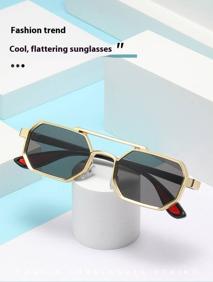 Exclusive Lavish Sun-resistant Sunglasses - The 4 Season Clothing Brand