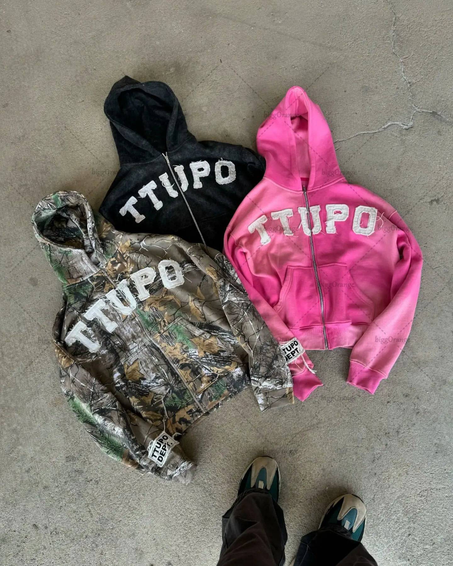 Retro "Tuppo" Lettered Stitched Hoodie - The 4 Season Clothing Brand